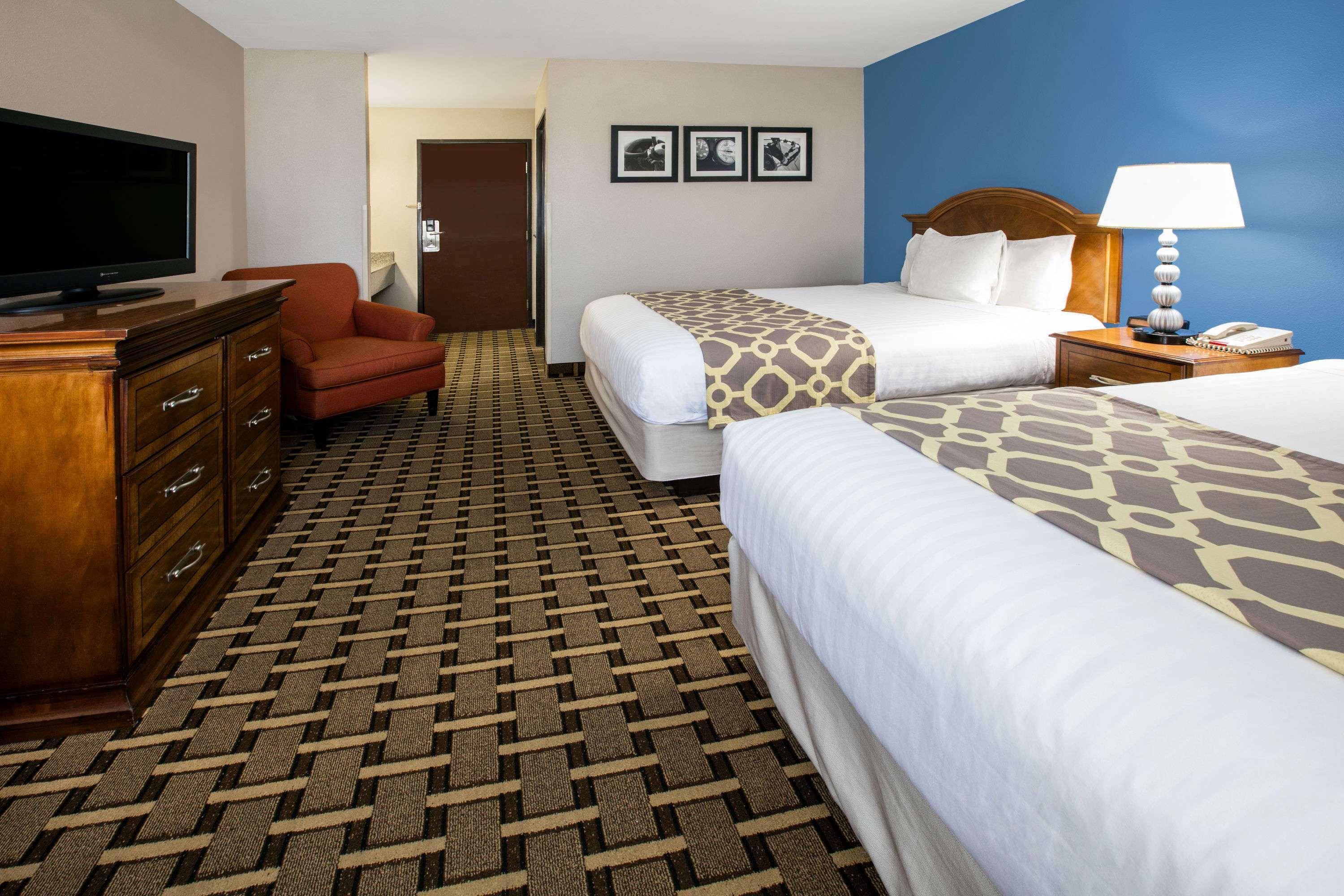 Baymont By Wyndham Lawton Hotel Exterior photo