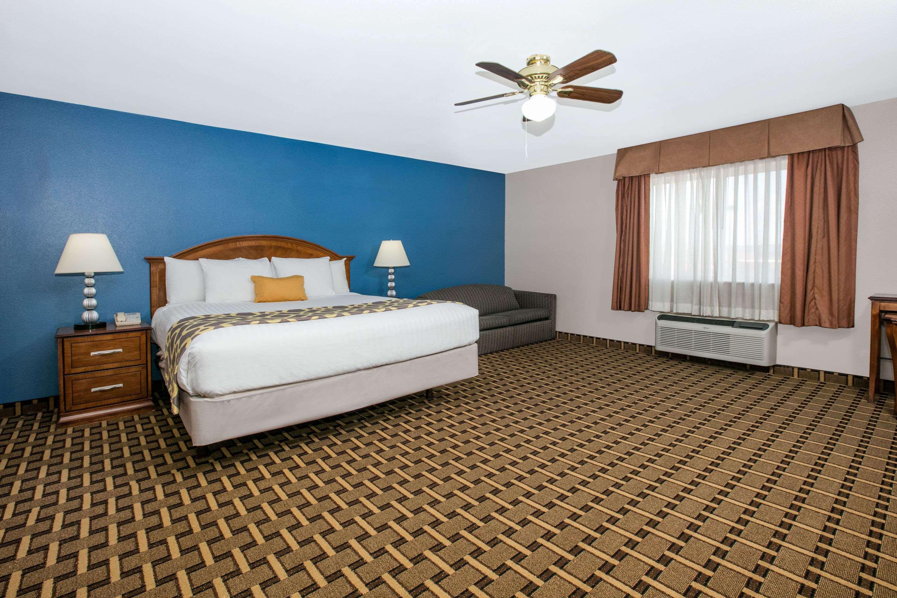 Baymont By Wyndham Lawton Hotel Exterior photo